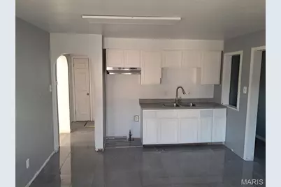 6006 Cascade Drive, Saint Louis, MO 63134 - Photo 5