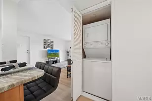 1380 Willow Brook Cove Ct, Saint Louis, MO 63146 - Photo 11