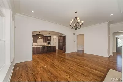 30 Meadowbrook Country Club Estate, Ballwin, MO 63011 - Photo 9