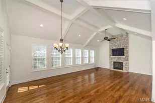 30 Meadowbrook Country Club Estate, Ballwin, MO 63011 - Photo 17