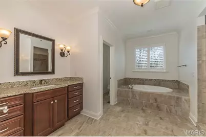 30 Meadowbrook Country Club Estate, Ballwin, MO 63011 - Photo 29