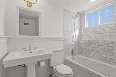 49 Waverton Drive, Ladue, MO 63124 - Photo 13