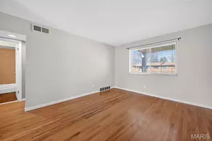 7908 Camelot Ln, Saint Louis, MO 63123 - Photo 5