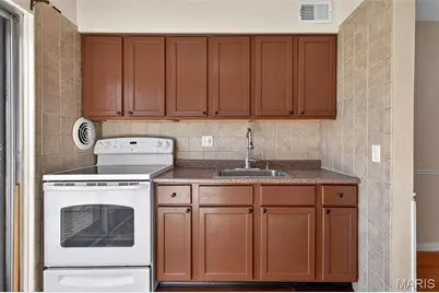 7908 Camelot Lane #4, Saint Louis, MO 63123 - Photo 13