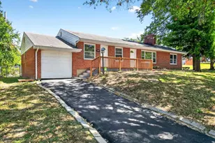 9472 Yorktown Dr, Bellefontaine Neighbors, MO 63137 - Photo 1