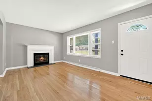 9472 Yorktown Dr, Bellefontaine Neighbors, MO 63137 - Photo 3