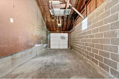 9472 Yorktown Drive, Bellefontaine Neighbors, MO 63137 - Photo 25