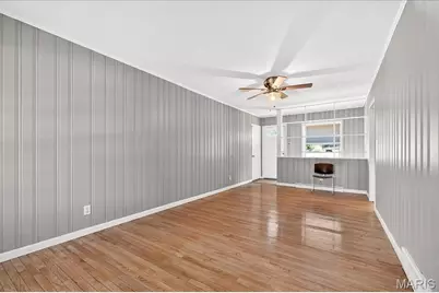 9472 Yorktown Drive, Bellefontaine Neighbors, MO 63137 - Photo 7