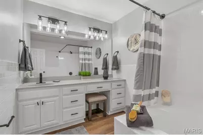 700 Dewayne Drive, Florissant, MO 63031 - Photo 13