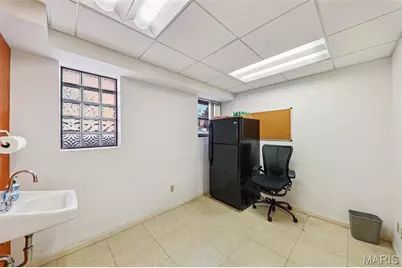 1423 S Big Bend Boulevard, Richmond Heights, MO 63117 - Photo 13