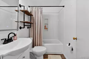 1072 Rainbow Dr, Saint Louis, MO 63125 - Photo 11