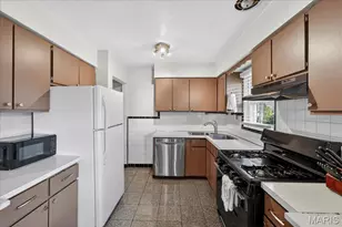 1072 Rainbow Dr, Saint Louis, MO 63125 - Photo 9