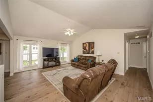 1865 Highgrove Dr, O'Fallon, MO 63366 - Photo 5