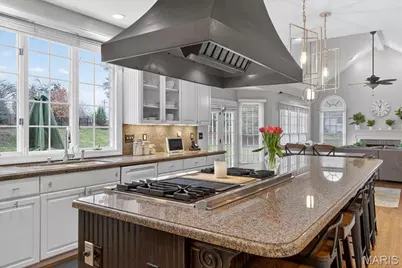 2221 Stonegate Manor Court, Chesterfield, MO 63017 - Photo 15