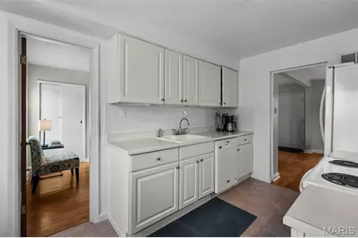 55 W Drake Avenue, Webster Groves, MO 63119 - Photo 11