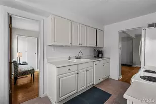 55 W Drake Ave, Webster Groves, MO 63119 - Photo 11