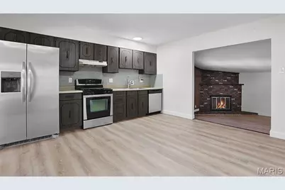 1126 Yorktown Drive, Saint Charles, MO 63303 - Photo 7