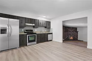 1126 Yorktown Dr, Saint Charles, MO 63303 - Photo 7