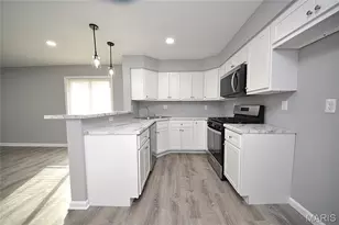 3309 Marmary Ln, Saint Ann, MO 63074 - Photo 9