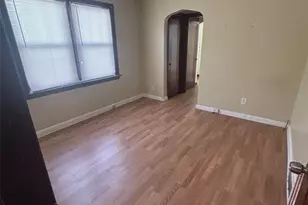 5979 Drury Ln, Saint Louis, MO 63147 - Photo 9