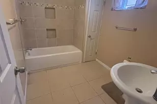 5979 Drury Ln, Saint Louis, MO 63147 - Photo 5