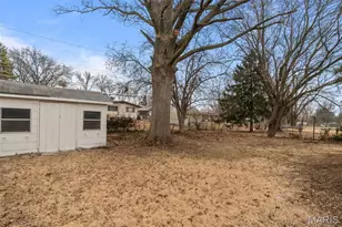 725 Hazelvalley Dr, Hazelwood, MO 63042 - Photo 3