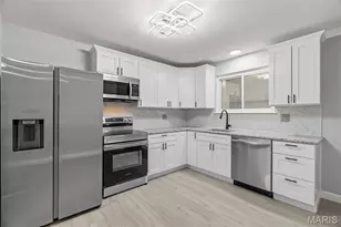 725 Hazelvalley Dr, Hazelwood, MO 63042 - Photo 21