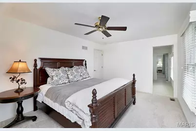 16507 Kingspointe Lake Lane, Chesterfield, MO 63005 - Photo 47