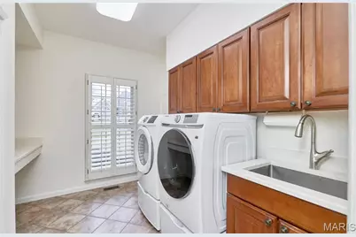 16507 Kingspointe Lake Lane, Chesterfield, MO 63005 - Photo 35