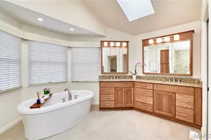 16507 Kingspointe Lake Ln, Chesterfield, MO 63005 - Photo 41