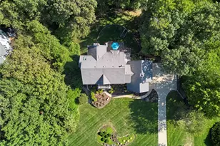 16507 Kingspointe Lake Ln, Chesterfield, MO 63005 - Photo 5