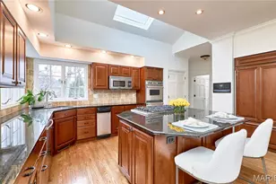 16507 Kingspointe Lake Ln, Chesterfield, MO 63005 - Photo 31