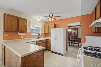 1013 Driftwood Trails Drive, Florissant, MO 63031 - Photo 5