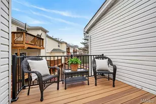 9137 Wrenwood Ln, Brentwood, MO 63144 - Photo 7