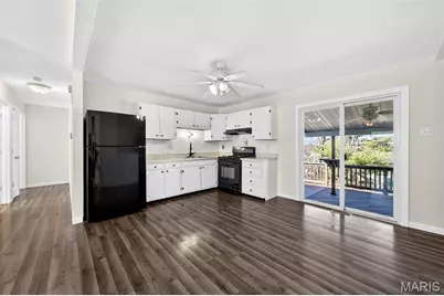 1466 El Camino Drive, Florissant, MO 63031 - Photo 9
