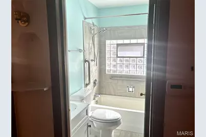 1146 Moorlands Drive, Saint Louis, MO 63117 - Photo 13