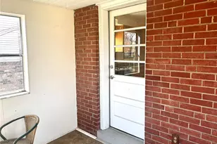 1146 Moorlands Dr, Saint Louis, MO 63117 - Photo 15