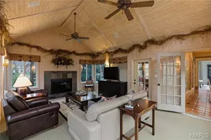 15838 Barons Way Dr, Chesterfield, MO 63017 - Photo 17