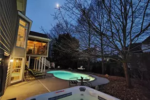 15838 Barons Way Dr, Chesterfield, MO 63017 - Photo 5