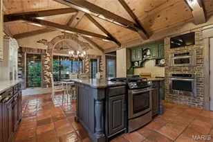 15838 Barons Way Dr, Chesterfield, MO 63017 - Photo 15