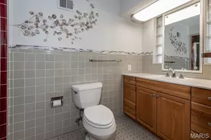 28 Woodcrest Dr, Ladue, MO 63124 - Photo 43