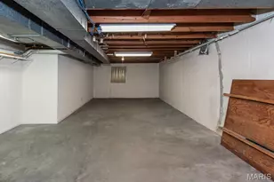 28 Woodcrest Dr, Ladue, MO 63124 - Photo 57