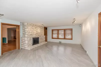 28 Woodcrest Drive, Ladue, MO 63124 - Photo 9