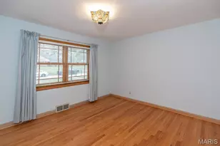 28 Woodcrest Dr, Ladue, MO 63124 - Photo 33