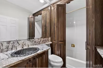 155 N Hanley Road #302, University City, MO 63105 - Photo 47