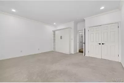 155 N Hanley Road #302, University City, MO 63105 - Photo 31
