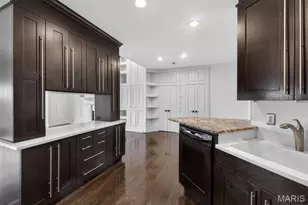 155 N Hanley Rd, University City, MO 63105 - Photo 27