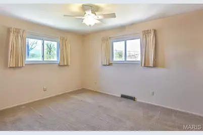 127 S Cardinal Lane, Saint Charles, MO 63301 - Photo 17