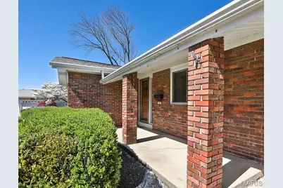 127 S Cardinal Lane, Saint Charles, MO 63301 - Photo 3