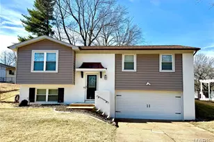 1360 Premio Dr, Fenton, MO 63026 - Photo 1